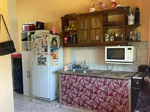 Joaquin V. Gonzalez 700