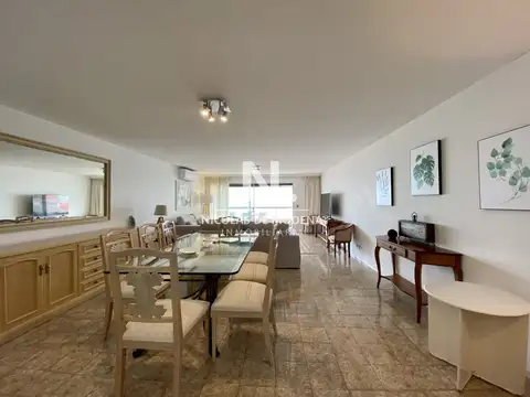 Departamento en Alquiler Temporal en Playa Mansa, USD 9.000