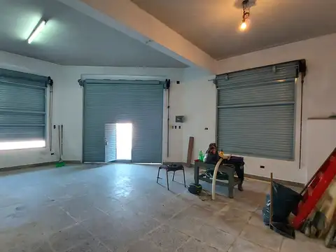 Local en Alquiler Via Púb.