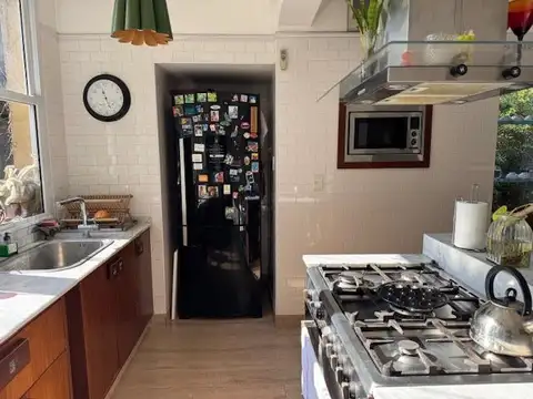 Casa en Venta con 4 cocheras