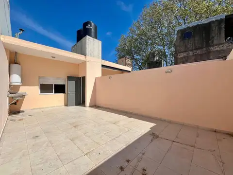 VENTA PH 2 AMBIENTES PATIO PROPIO SIN EXPENSAS