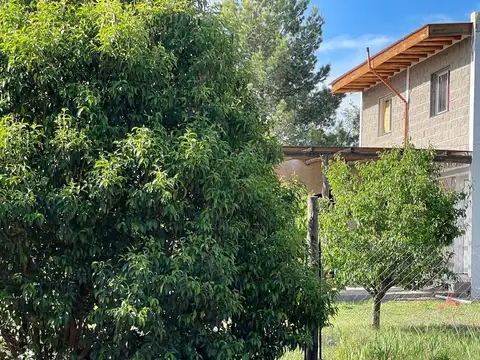 Casa en Venta con 3 cocheras