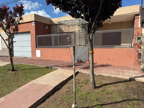 Casa en venta apta crédito, dos dormitorios en Junin