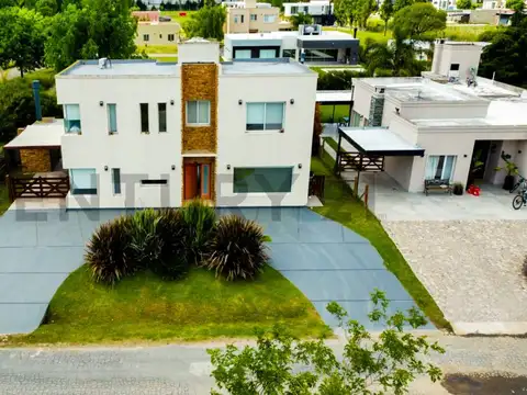 Casa a la venta en Club de Campo Santa Rita