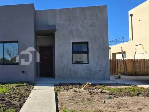 Casa en venta en San Ramon, Pilar del Este 100