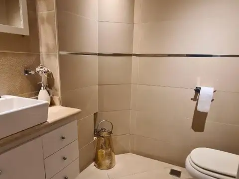 Casa 5 ambientes con 4 baños