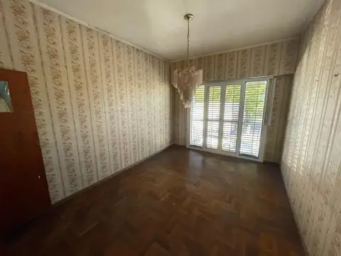 Casa en Alquiler de 3 Dormitorios, Cochera, Quincho y PIleta