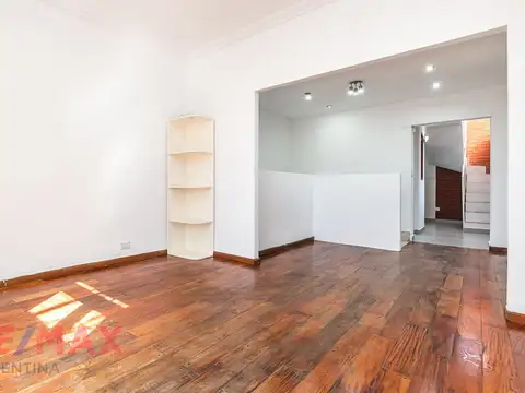 Depto Tipo Casa en Venta en Flores, USD 169.000
