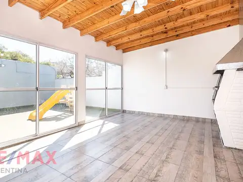 VENTA PH 4 AMBIENTES FLORES