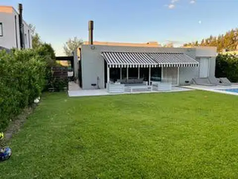 Casa en Venta en La Comarca, USD 390.000