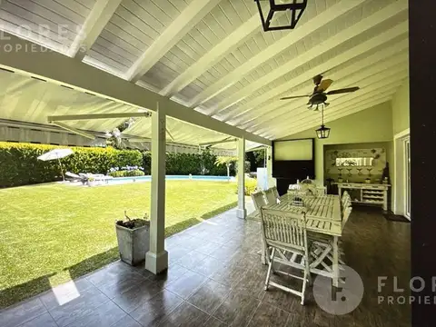 Flores Prop. Vende Casa en La Lomada de Pilar