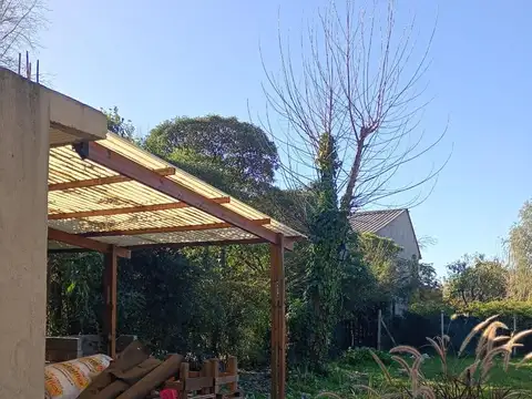 Casa 2 ambientes con 2 baños