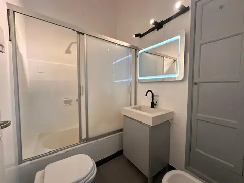 Casa 5 ambientes con 1 baño