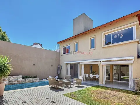 Casa 5 ambientes con 3 baños