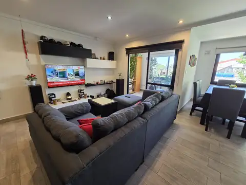 Departamento en venta en Lomas de Zamora con cochera