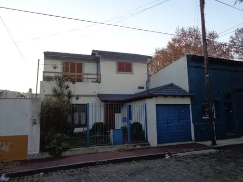 Casa 4 ambientes con garage