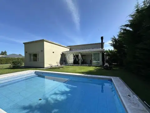 Casa en alquiler en Barrio Rumenco