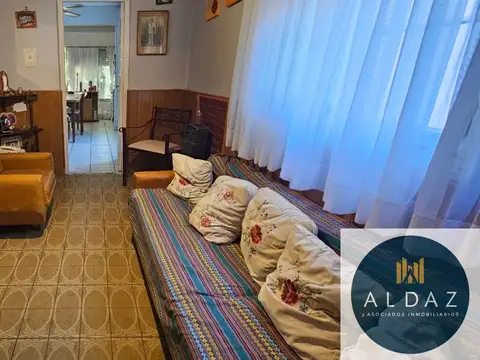 En Venta/ Casa  de 2 dorm 11 de Septiembre al 500