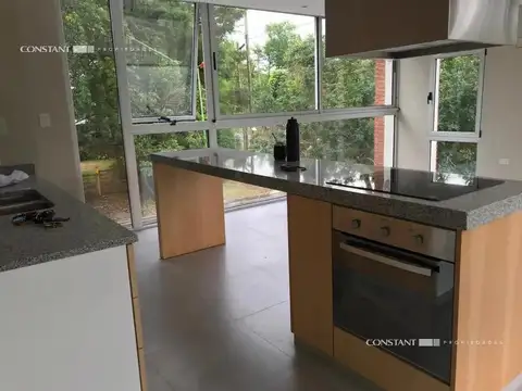 Triplex en venta de 2 dormitorios en City Bell