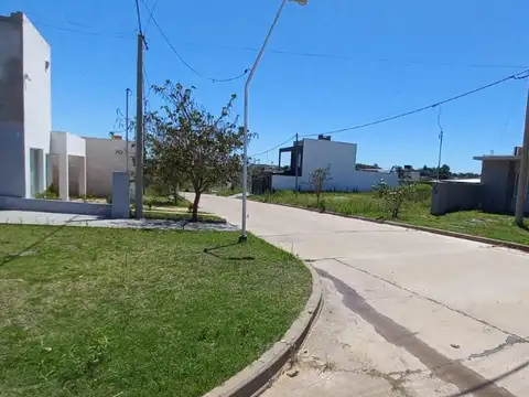 Terreno en Venta en Parana, USD 22.000