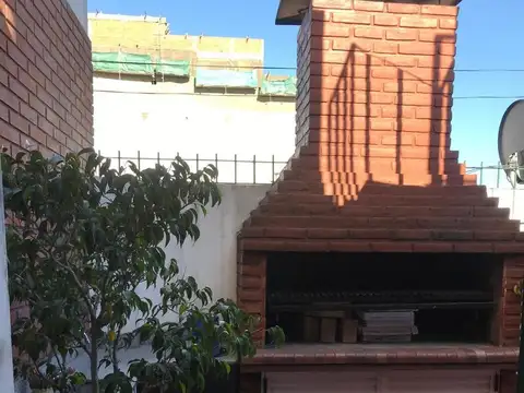 Depto Tipo Casa en Venta con 1 cocheras