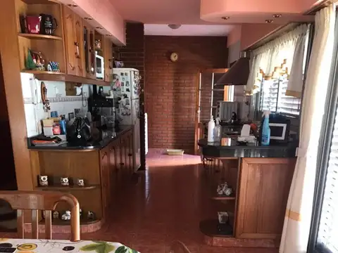 Avenida Castañares 5700