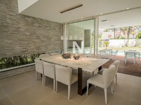 Casa en Venta en Playa Mansa, USD 2.150.000