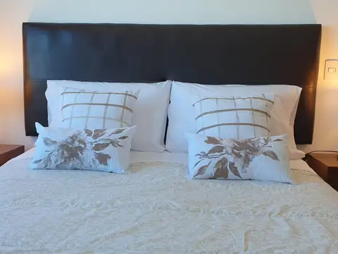 URIARTE entre GUEMES y CHARCAS