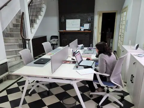 Oficina 9 ambientes con 1 baño