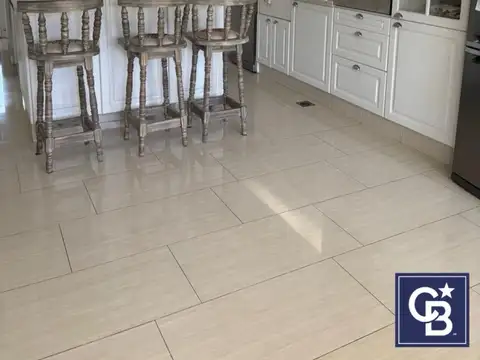 Casa 6 ambientes con 3 baños