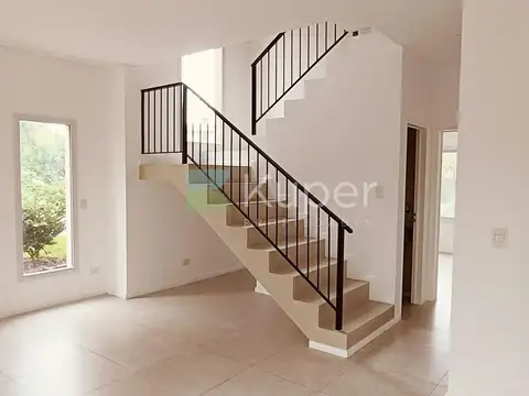 Casa en Alquiler de 3 dormitorios