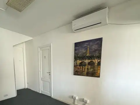 Oficina en Venta de dos plantas sobre Av 9 de Julio con amplia vista panorámica