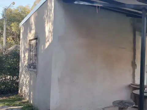 Casa 2 ambientes con 1 baño