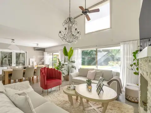 Casa 4 ambientes con 2 baños