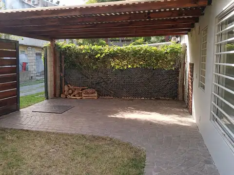 Manuela Pedraza 1600