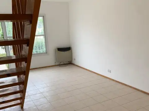 Depto Tipo Casa en Venta en Puerto Madryn, USD 95.000