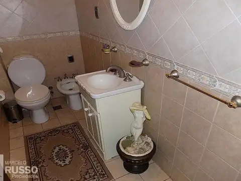 Mayor Victor Bergami 2436