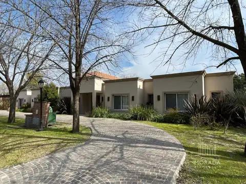 Casa- en  Venta  en CC San Francisco Pilar