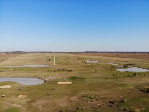 Vendemos lote de 2500 m2 Chacras del Golf. Paso de la Patria
