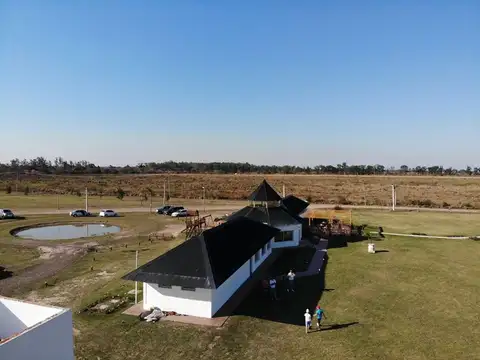 Terreno en Venta en Paso De La Patria, USD 1