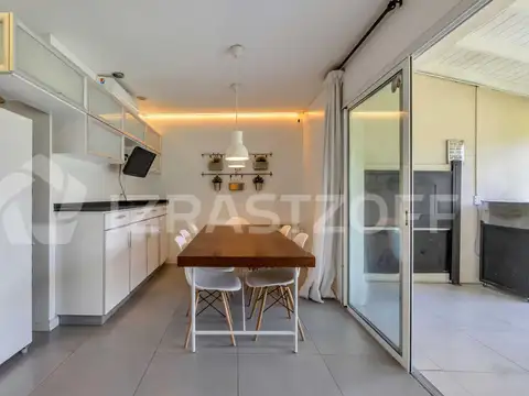 Duplex en Farm Club vista al lago, 3 dormitorios, playroom y escritorio en ALQUILER ANUAL C/MUEBLES