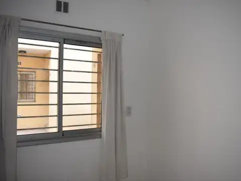 Avenida Primera Junta 1300