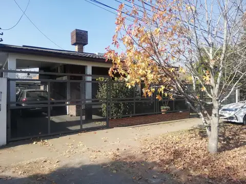 VENTA - CASA DOS DORMITORIOS APTA CRÉDITO - PARQUE FIELD.