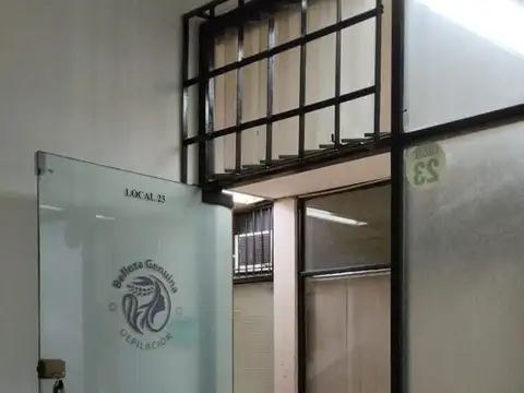 Alvear 2 800 e Independencia