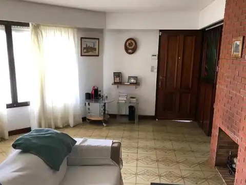 Oficina 4 ambientes con 2 baños