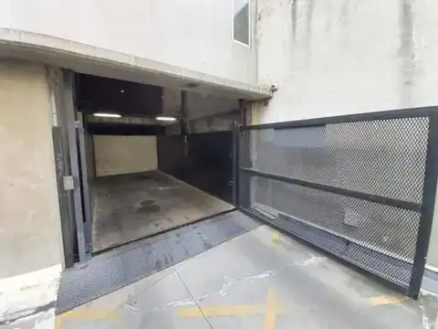 VENTA COCHERA -  EDIFICIO ALTOS DEL PARAGUAY 1761