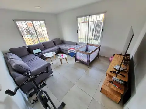 Casa en Venta con 2 cocheras