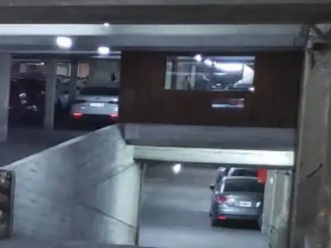 Oportunidad! Cochera en Venta en Dorrego al 600