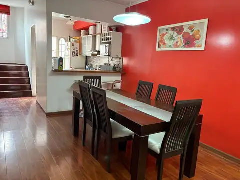 Depto Tipo Casa 4 ambientes con 2 baños