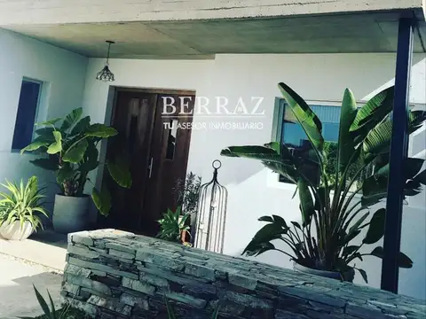 Casa venta 8 ambientes en Ayres Plaza Pilar lote de 963 m2